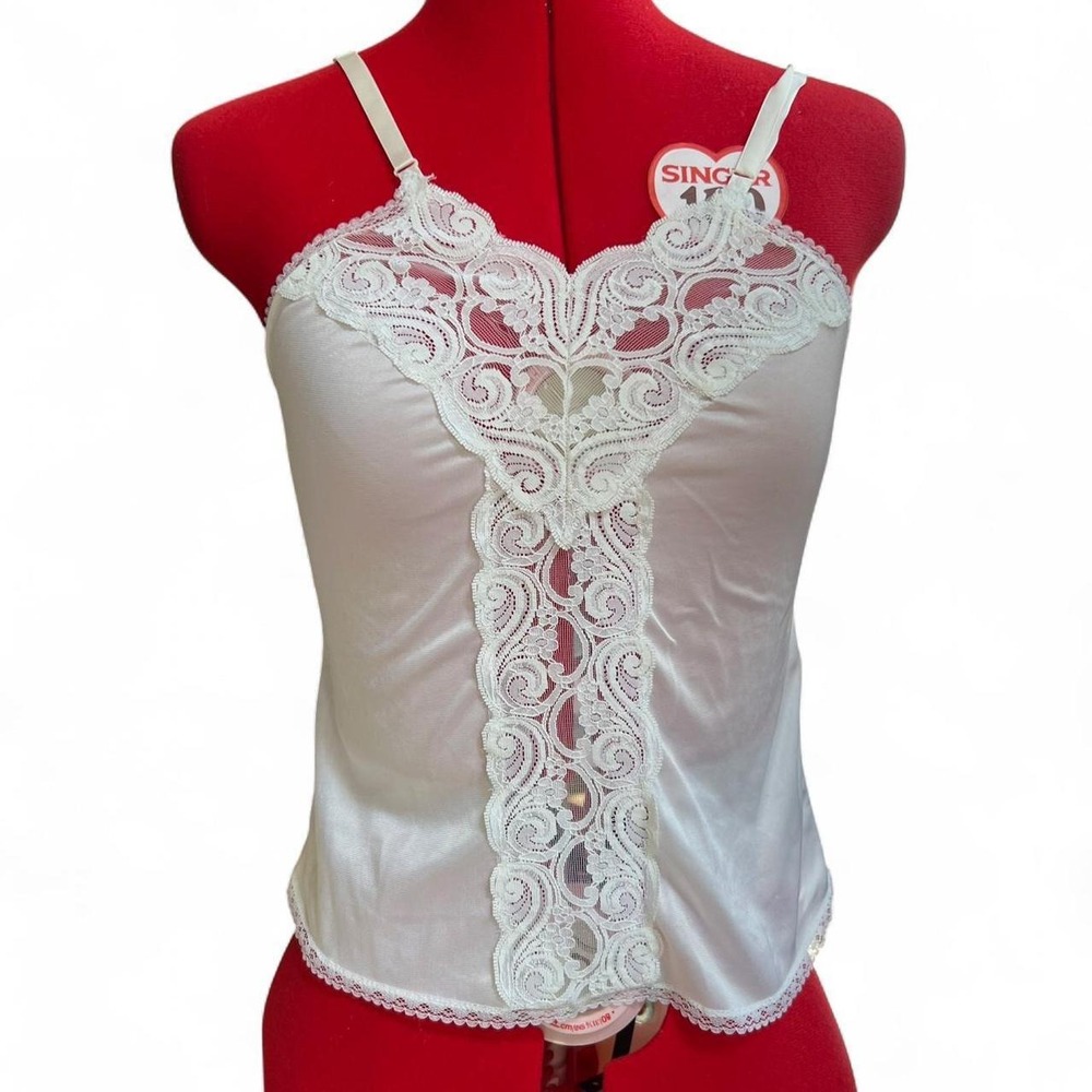 Vintage White Lace Cami Top With Adjustable Straps & A Sheer Design Size Small